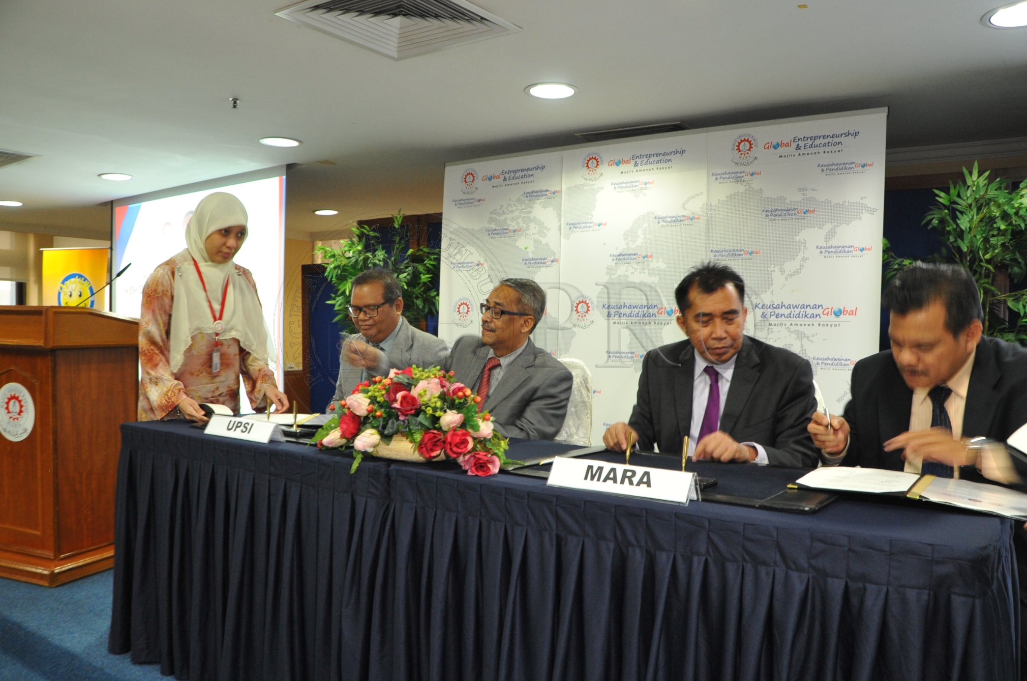 PRO 14 37 MARA PRO 4746